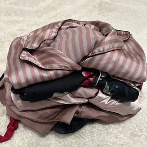 Pajama bundle SIZE SMALL